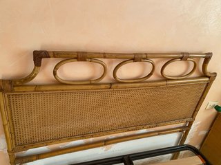 Cabezal de ratán y bambú