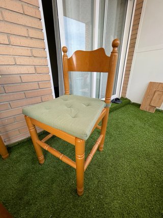 Mesa de cocina con 4 sillas
