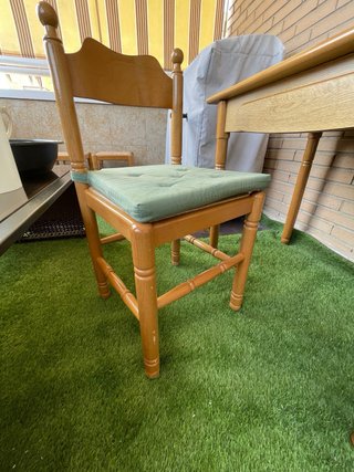 Mesa de cocina con 4 sillas