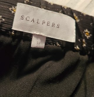 Falda Scalpers Talla M Estampada Volantes