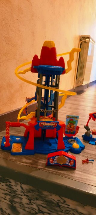 Super Zings Torre de Entrenamiento
