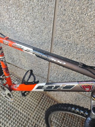 Bicicleta Montaña BH 300 cuadrado de aluminio