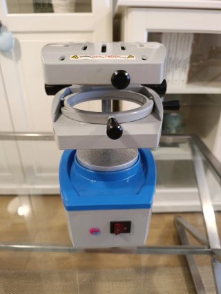 Termoformadora Dental Mestra. Prótesis dental