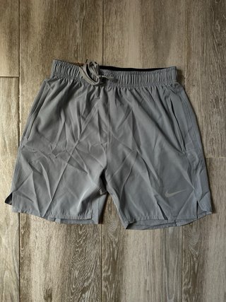 Conjunto deportivo Nike gris