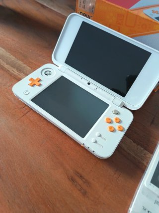 New Nintendo 2DS XL Bianco/Arancio