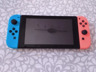 Nintendo Switch Negra, Azul y Roja