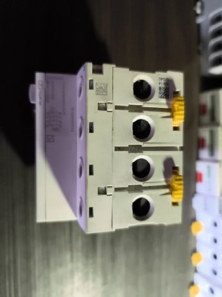 Interruptor Schneider 40A 300mA