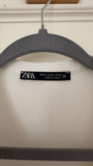 Camisa ZARA blanca botones dorados