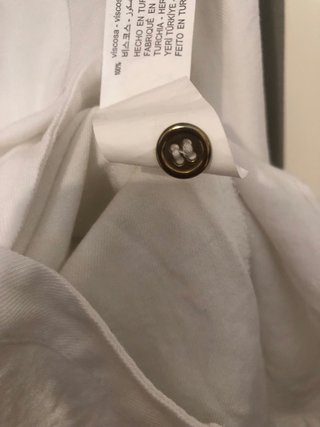 Camisa ZARA blanca botones dorados