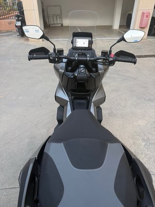 Honda ADV 350 Gris