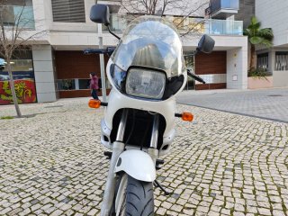 BMW F650 ST Blanca – Revisada y lista para rodar
