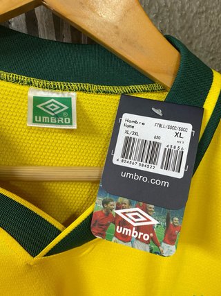 Camiseta Retro Umbro Brasil XL