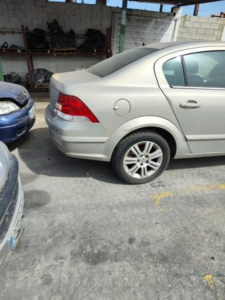 Faro antiniebla izq opel astra h berlina 1893596