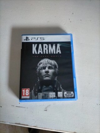 Juego PS5 Karma: The Dark World