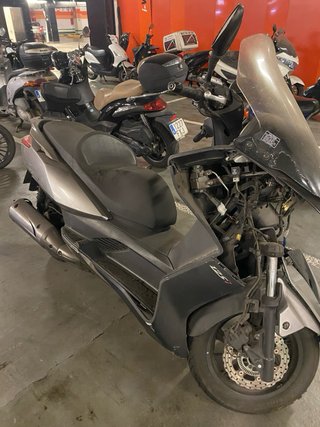 Maxi Scooter Siniestrada Motor Semi Nuevo