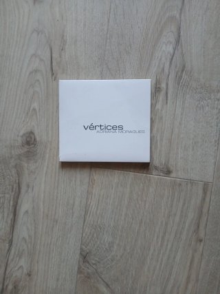 CD Vértices - Adriana Moragues