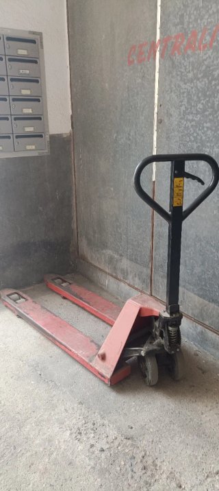 Carretilla elevadora manual roja
