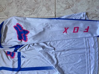 Pantalón Fox defend y camiseta MTB