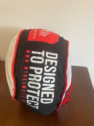 Casco MT Integral con Visera Solar