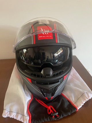 Casco MT Integral con Visera Solar