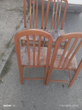 Juego de 4 sillas de madera