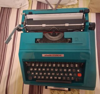 Máquina de escribir Olivetti Studio 45