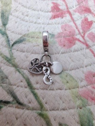 Charm Colgante Triple Infinito y Familia