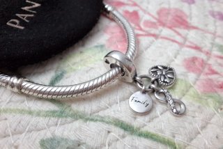 Charm Colgante Triple Infinito y Familia