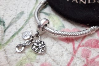 Charm Colgante Triple Infinito y Familia