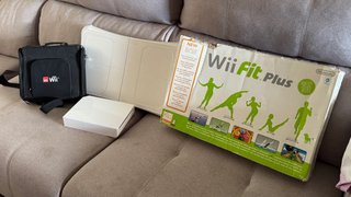 Nintendo Wii + Wii Fit Plus + Accesorios