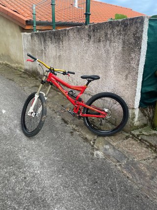 Bici Mongoose DH Talla 26