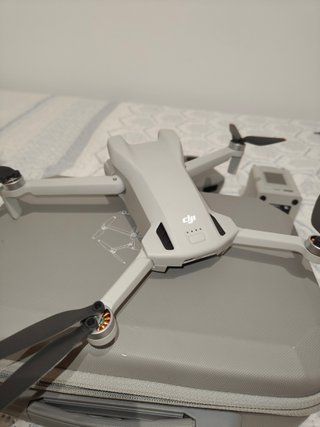 DJI Mini 3 + Accesorios