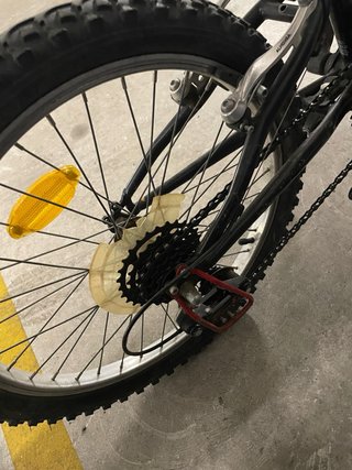 Bicicleta Btwin 20 vermella