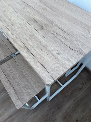 Mesa alta y 4 taburetes madera y metal