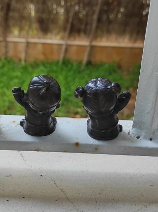 Dos Figuras Miniaturas Bronce Antiguo son dos