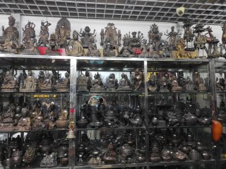 Dos Figuras Miniaturas Bronce Antiguo son dos