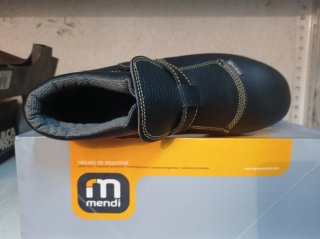 Calzado de seguridad Vulcapros gris y Mendi negro