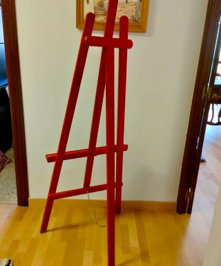 Caballete de pintura rojo