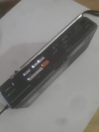 Radio despertador Grundig Cosmopolit