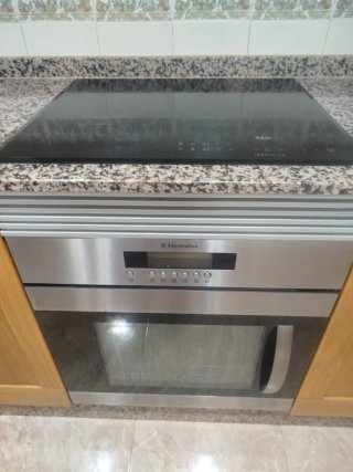 Placa Inducción AEG y Horno Electrolux