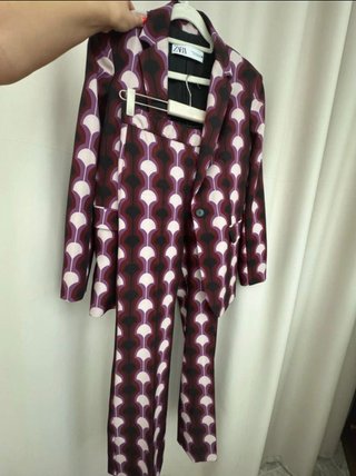 Traje estampado Zara blazer y pantalón