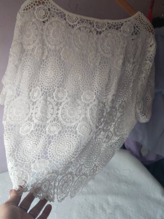 Blusa blanca de encaje