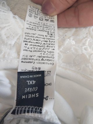 Blusa blanca de encaje