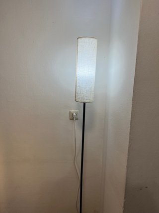 Lámpara de pie IKEA papel y metal