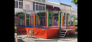Cama elástica de remolque