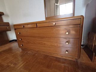 Cómoda cajonera de madera