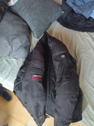 Chaqueta Goyamoto Negra