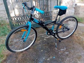 Bicicleta BTWIN 24 Azul y Negra