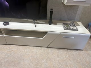 Regalo Mueble de comedor lacado blanco No envio