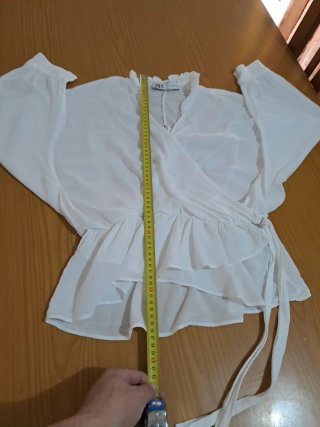 Blusa Zara cruzada volantes